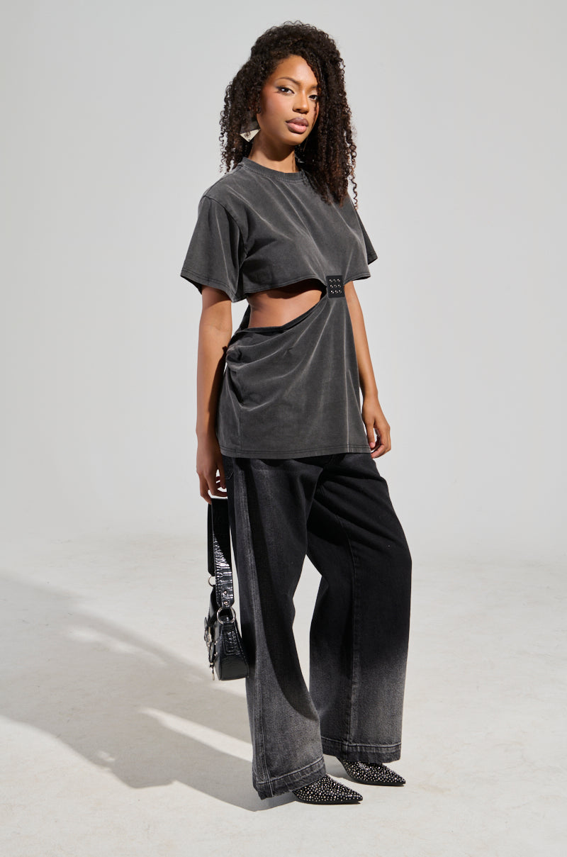 GIRL BOSS MOMENTS CUT OUT T-SHIRT