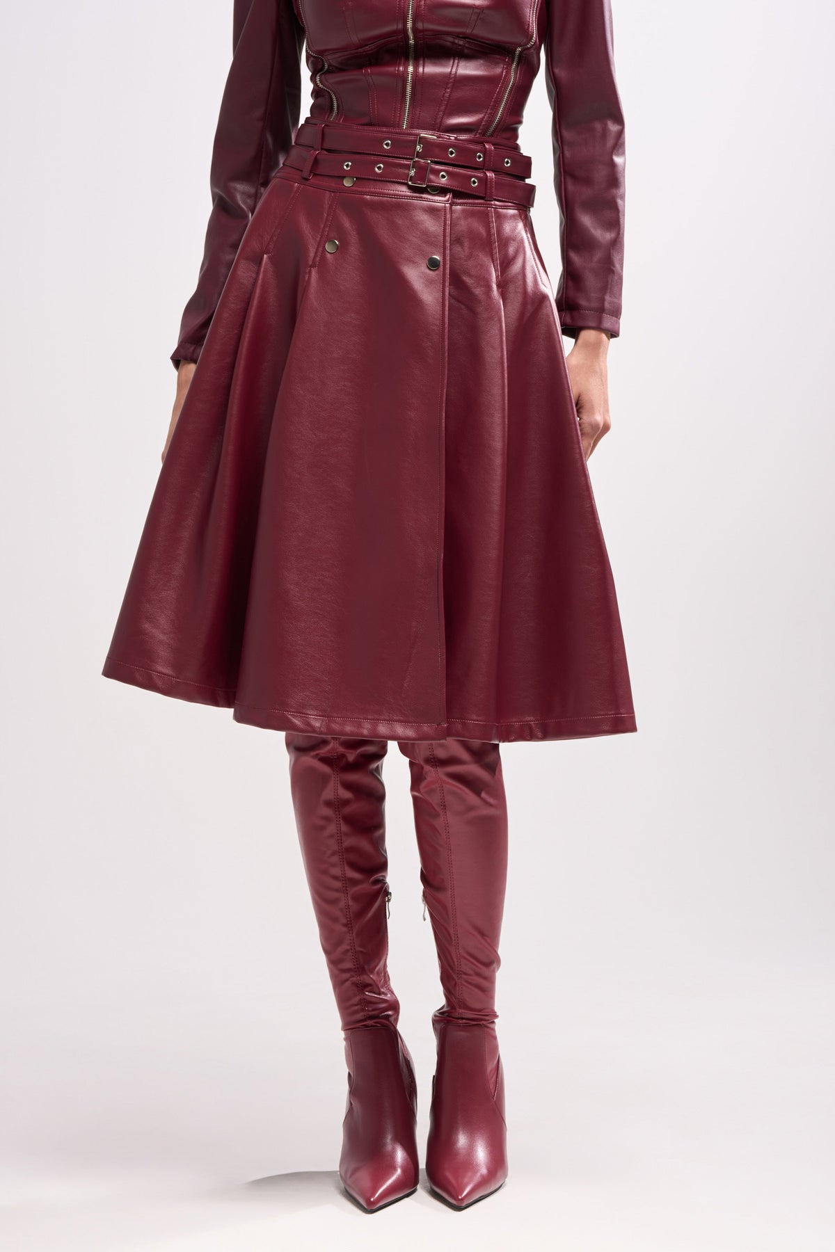 FEELING THE ENERGY MIDI SKIRT