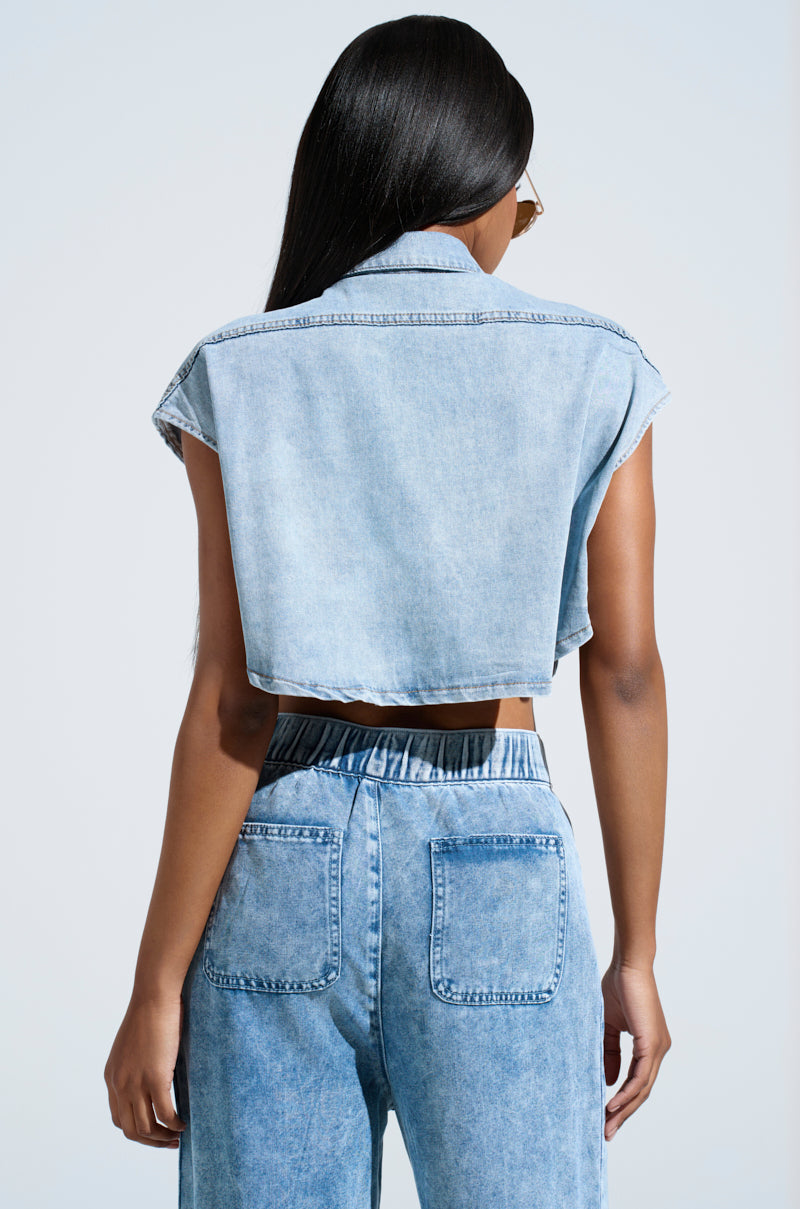 LEXI LIGHTWEIGHT BUTTON DOWN TOP