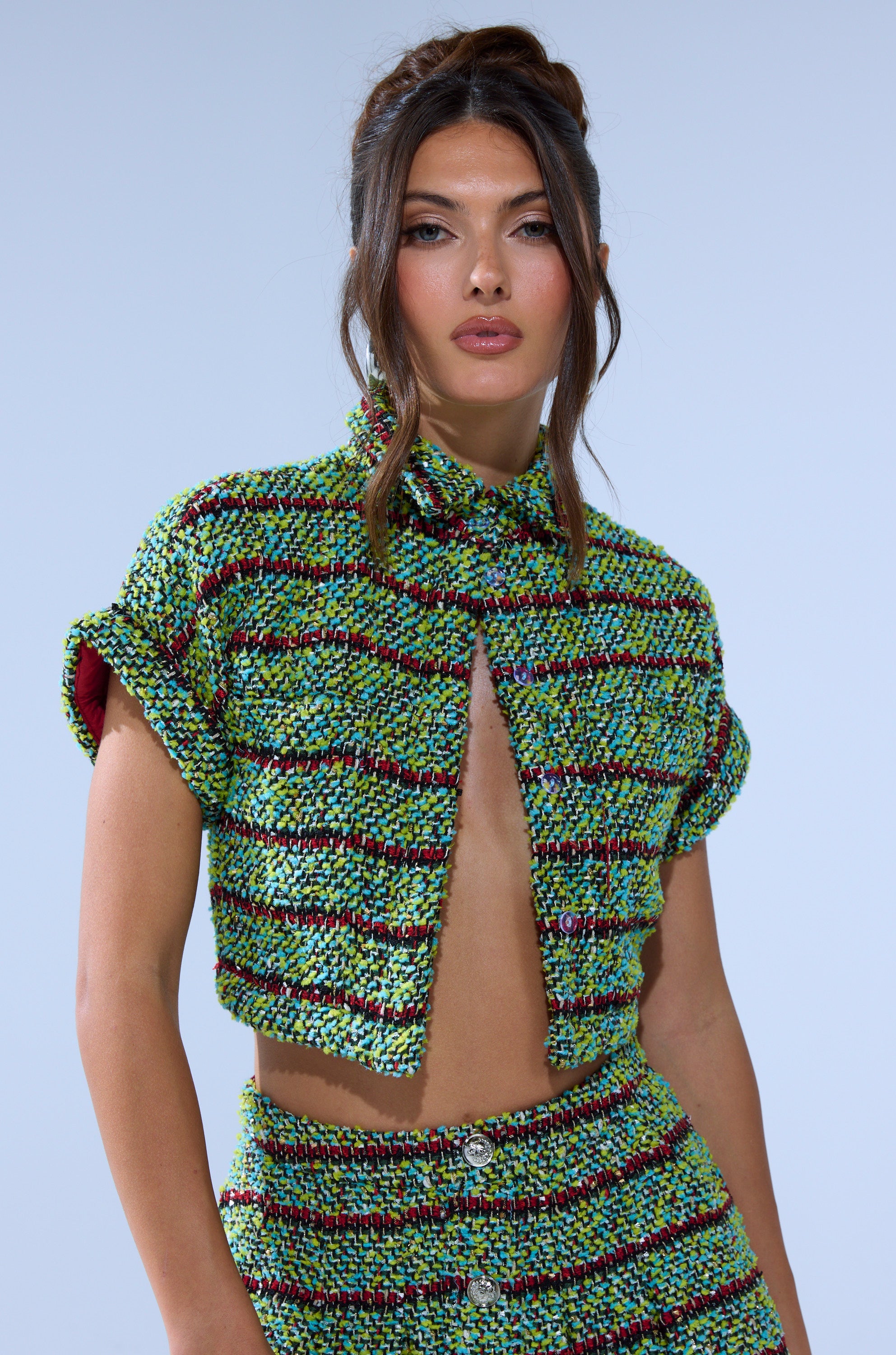 IT'S GIVING TWEED BUTTON DOWN