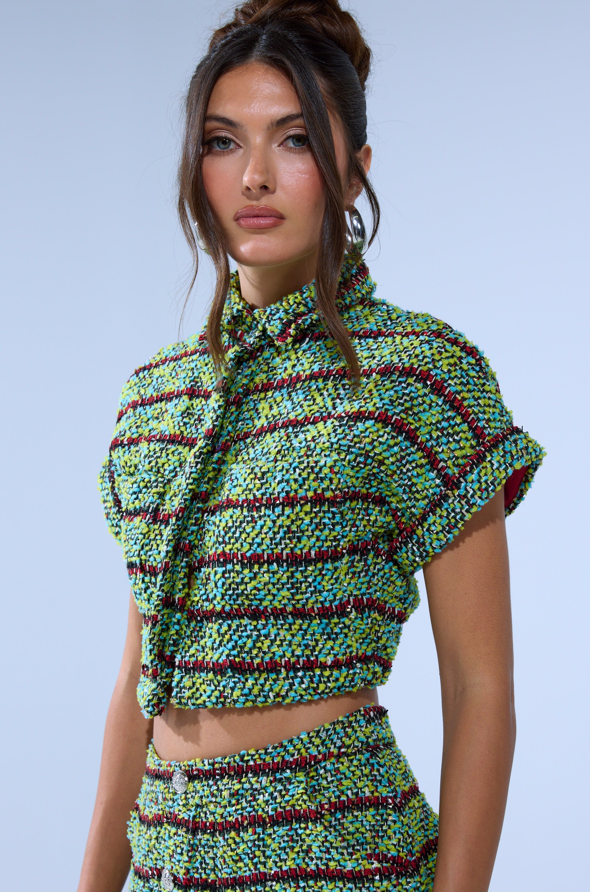 IT'S GIVING TWEED BUTTON DOWN