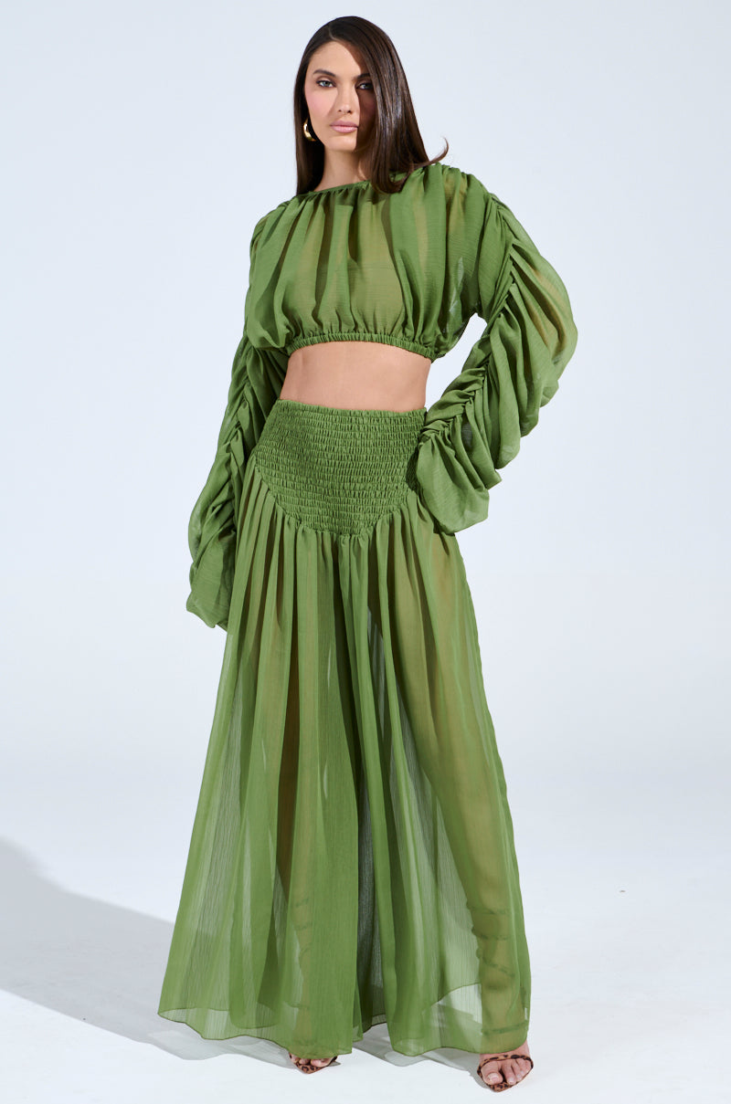 LAURA RUCHED CROPPED BLOUSE IN GREEN