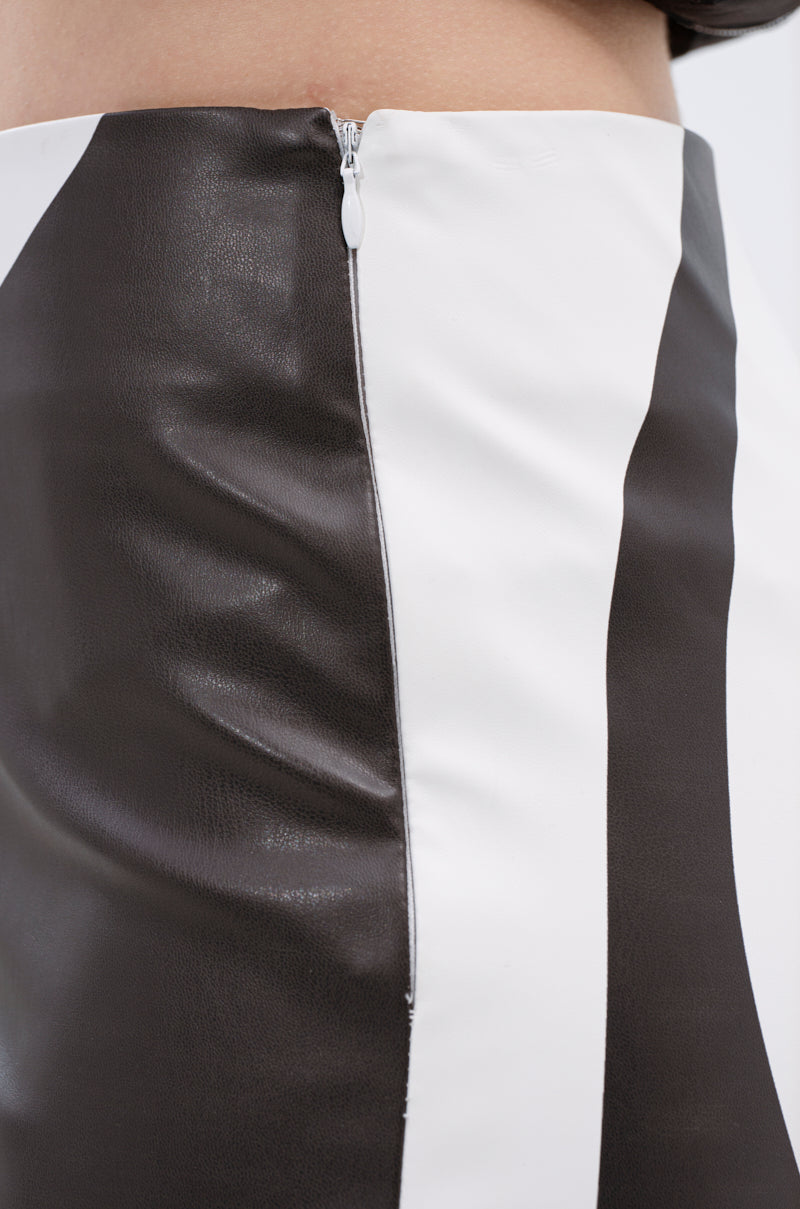 GROOVE ON FAUX LEATHER FLARE TROUSER