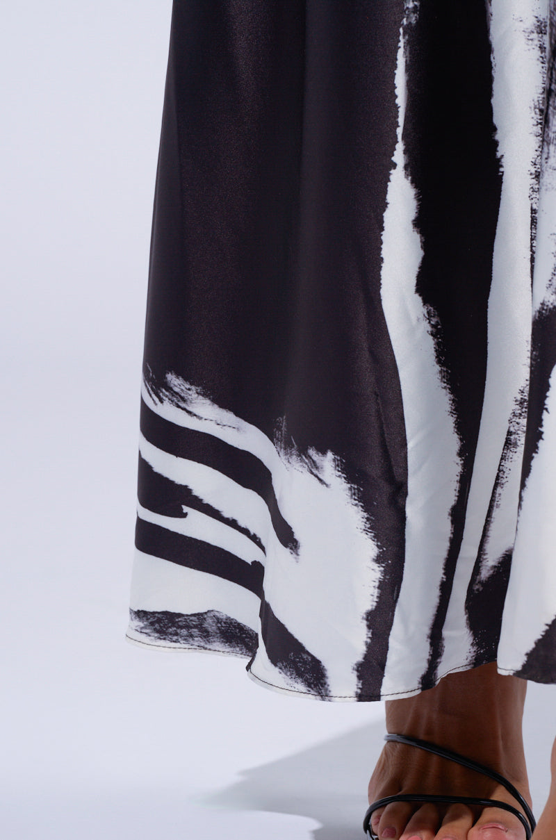 SHE'S JUST GOT IT PRINTED MAXI DRESS