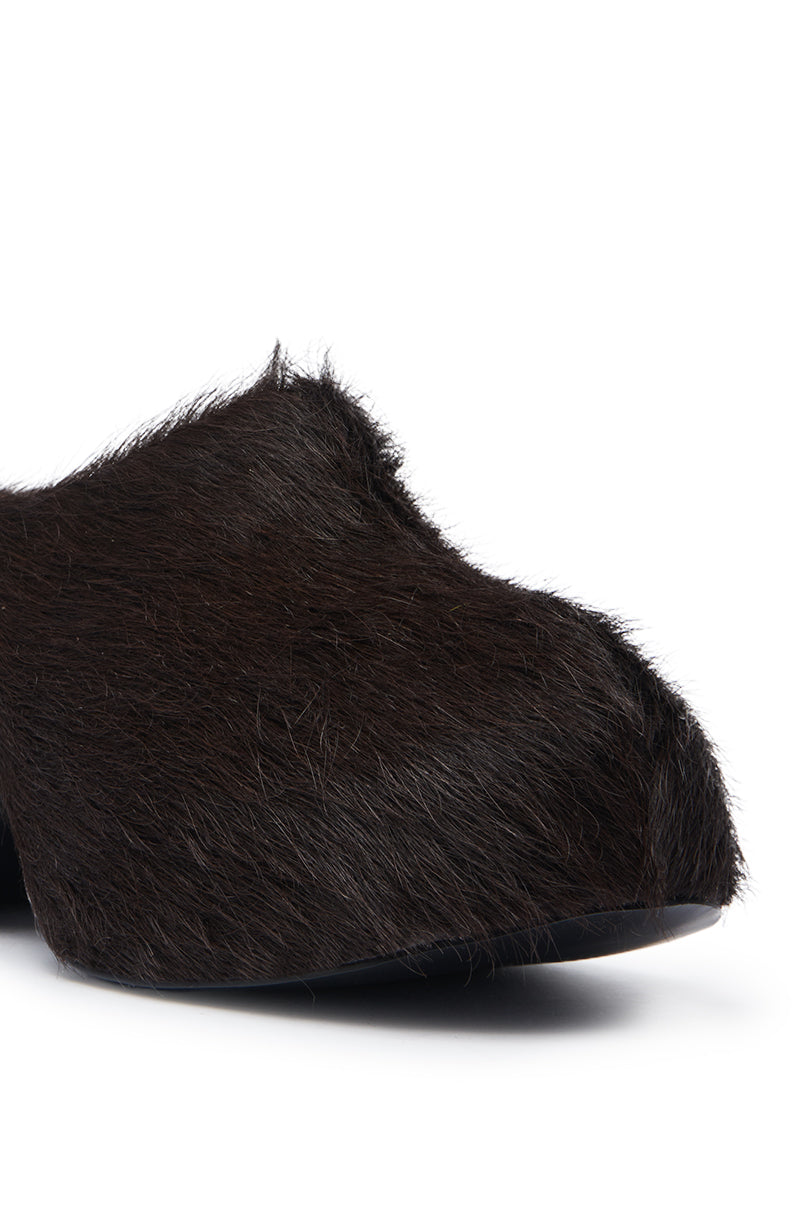 AZALEA WANG LEESHA CHOCOLATE PONY HAIR CLOG