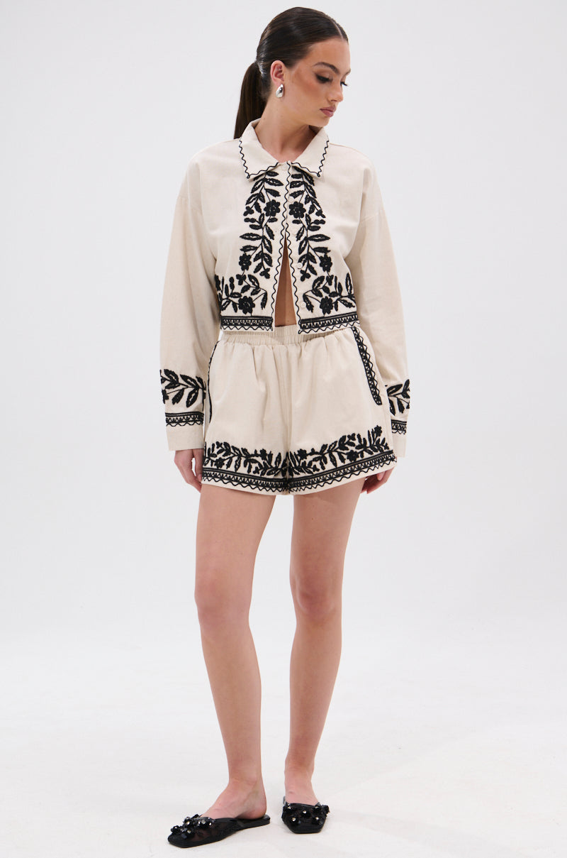 FOREVER AND EVER FLORAL BUTTON DOWN