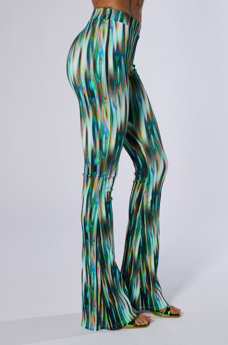 TRIPPY MULTICOLOR KICK FLARE LEGGING