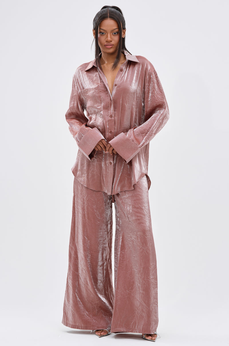 LOOK AT ME BUTTON DOWN TOP