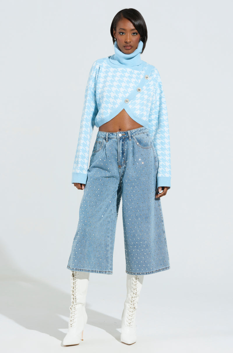 LALA HOUNDSTOOTH PRINT TURTLENECK SWEATER IN BLUE
