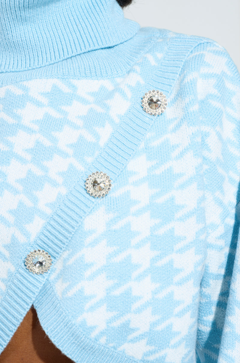 LALA HOUNDSTOOTH PRINT TURTLENECK SWEATER IN BLUE
