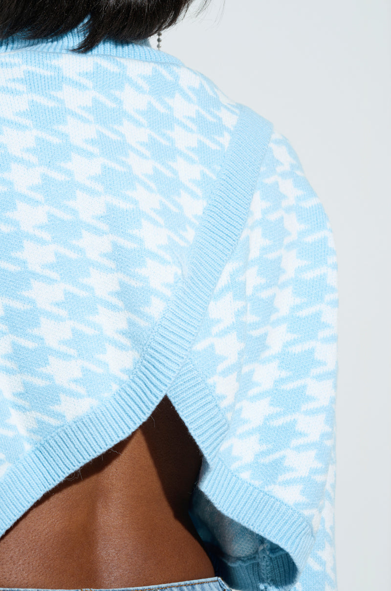 LALA HOUNDSTOOTH PRINT TURTLENECK SWEATER IN BLUE