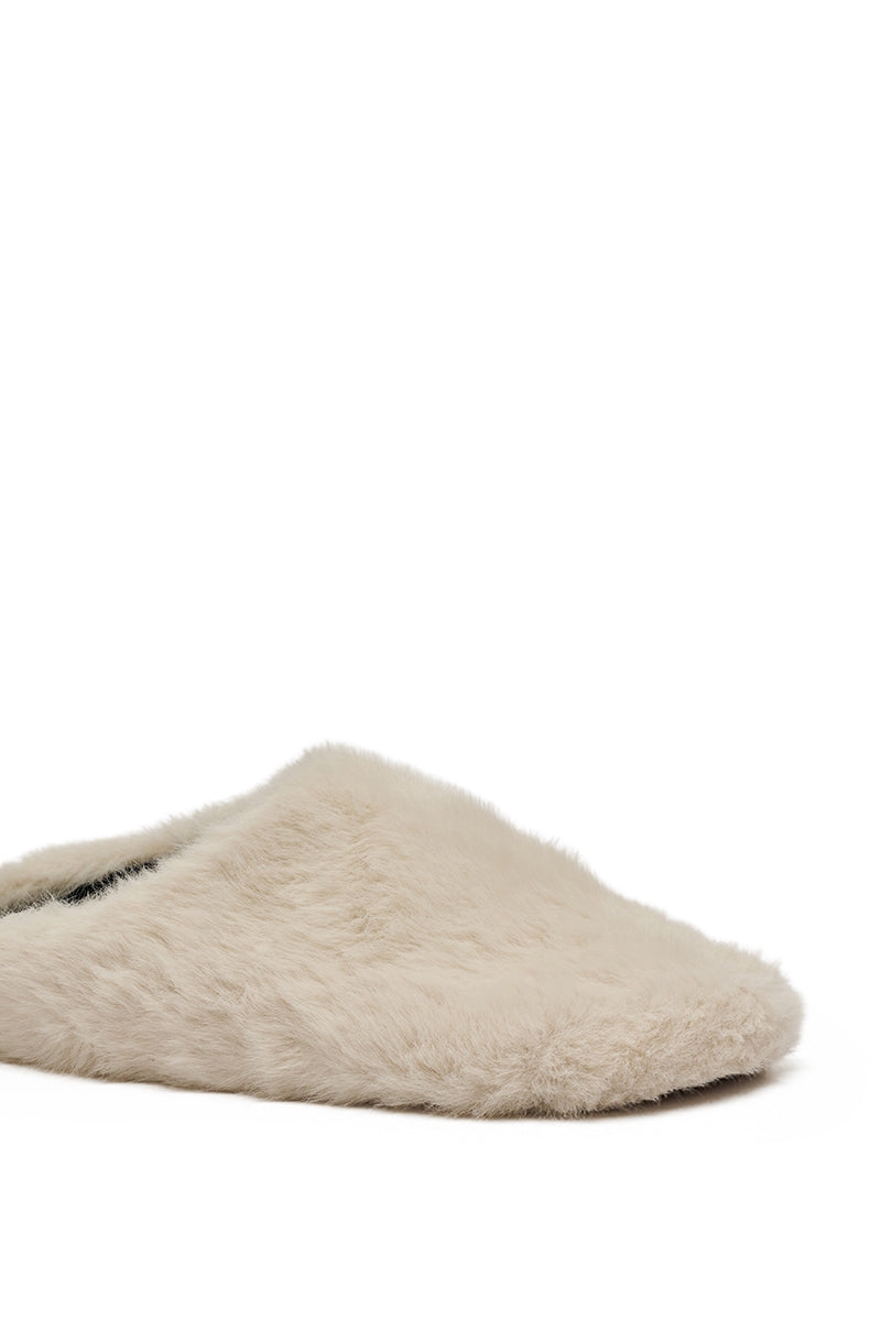 AKIRA RHYS IVORY FUZZY FLAT
