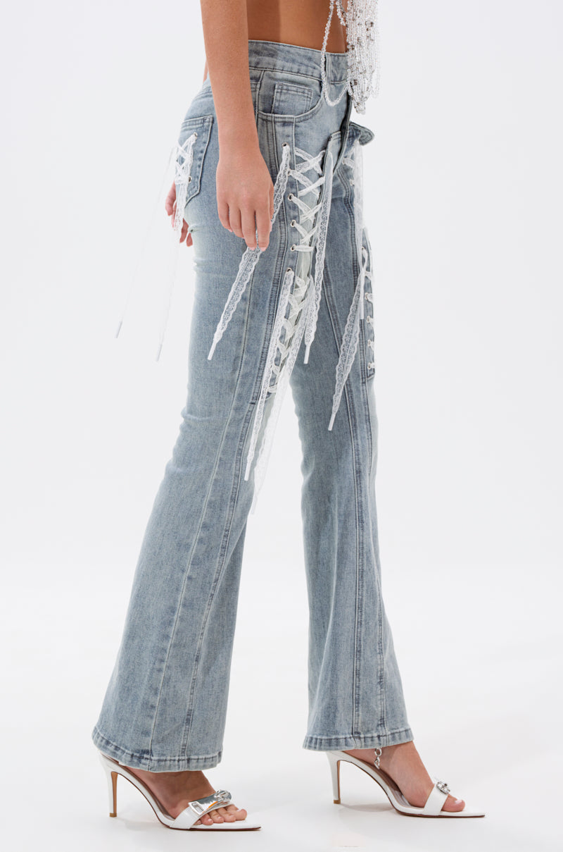 TIED UP FLARE JEANS