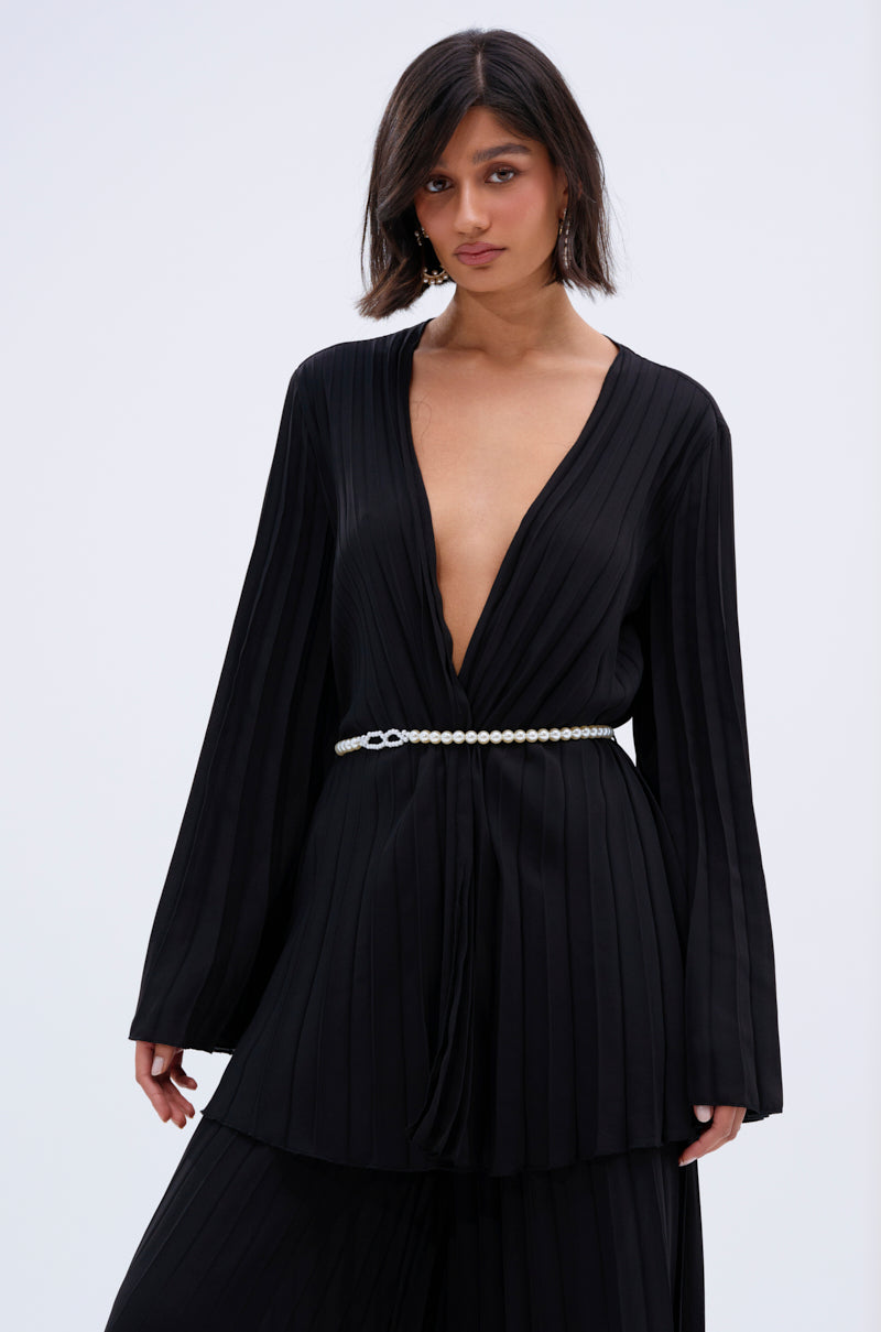 QUEEN OF EVERYTHING BLOUSE