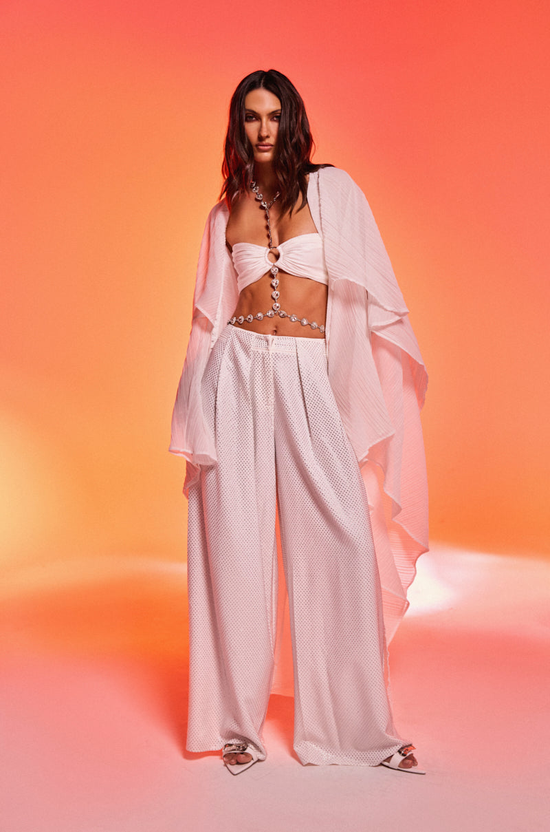 FLY AWAY WITH ME BLOUSE IN WHITE