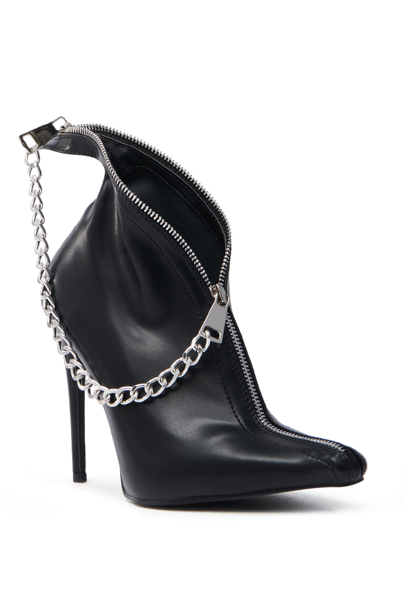 AZALEA WANG SAGITTA BLACK STILETTO PUMP