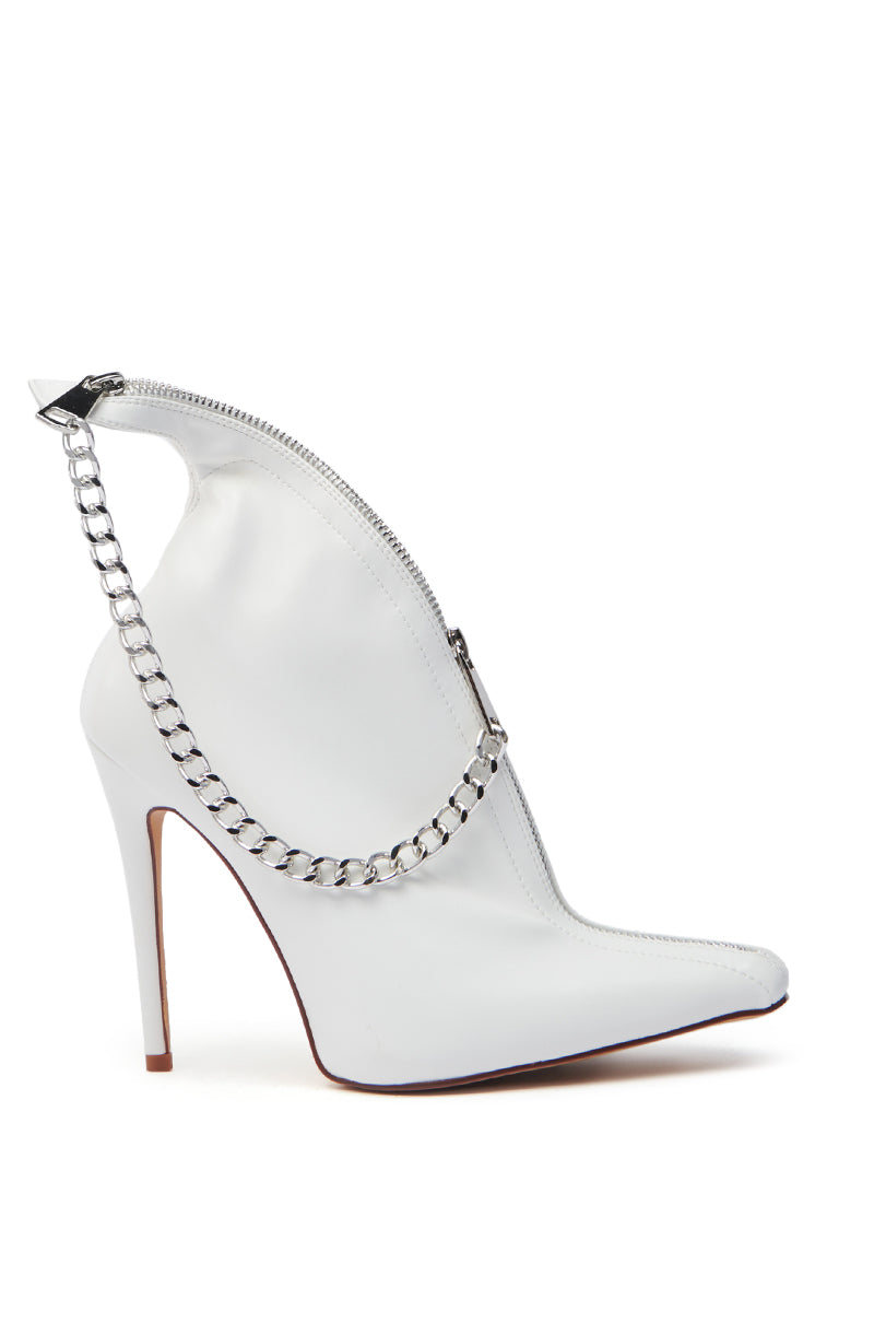 AZALEA WANG SAGITTA WHITE STILETTO PUMP