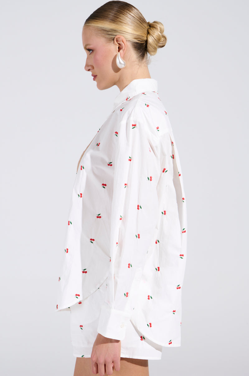 FLOWER WOMAN BUTTON DOWN TOP