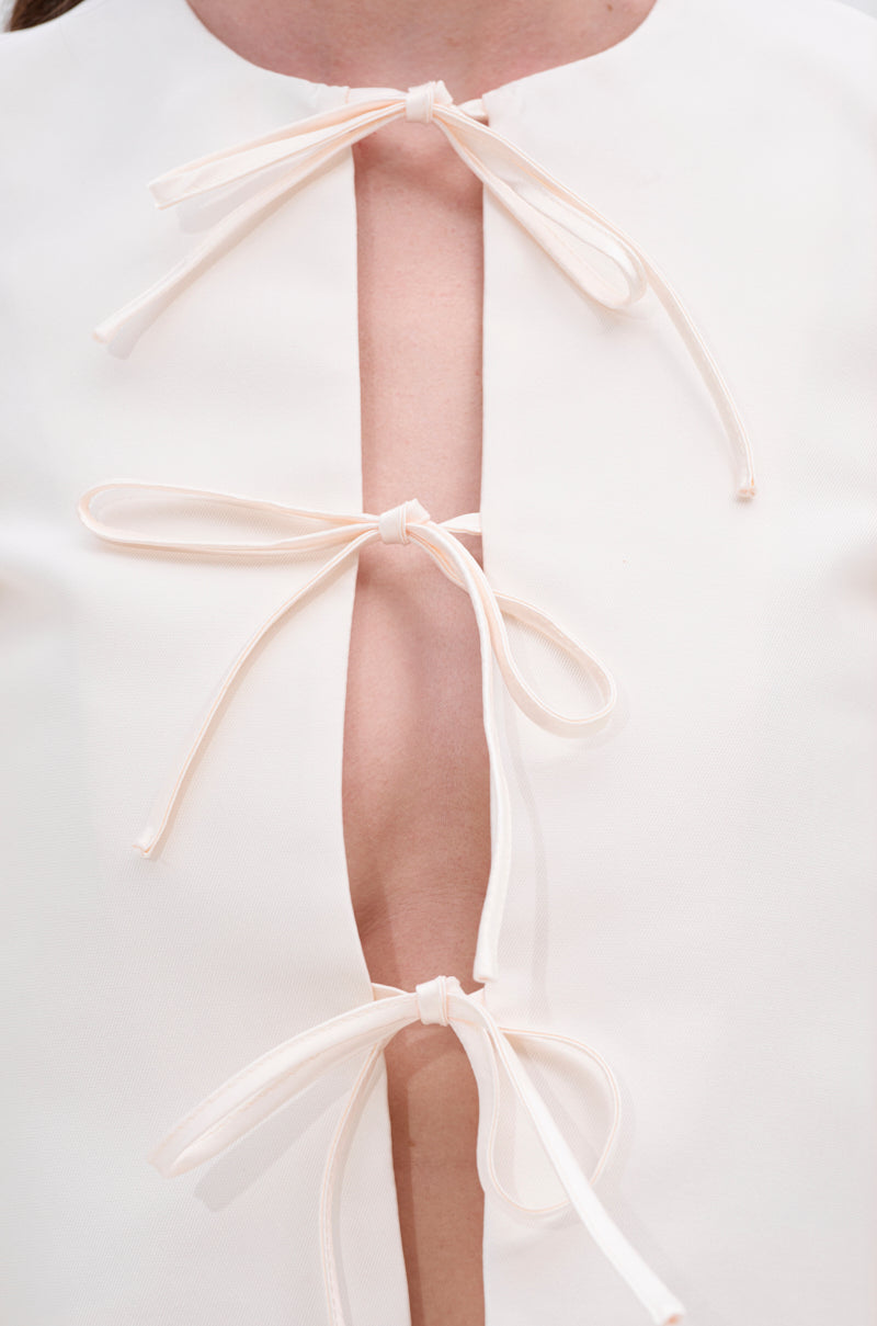 GIRL POWER CROP TIE FRONT TOP