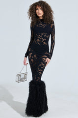 ALL EYES ON ME SEAMLESS MAXI DRESS WITH FUR