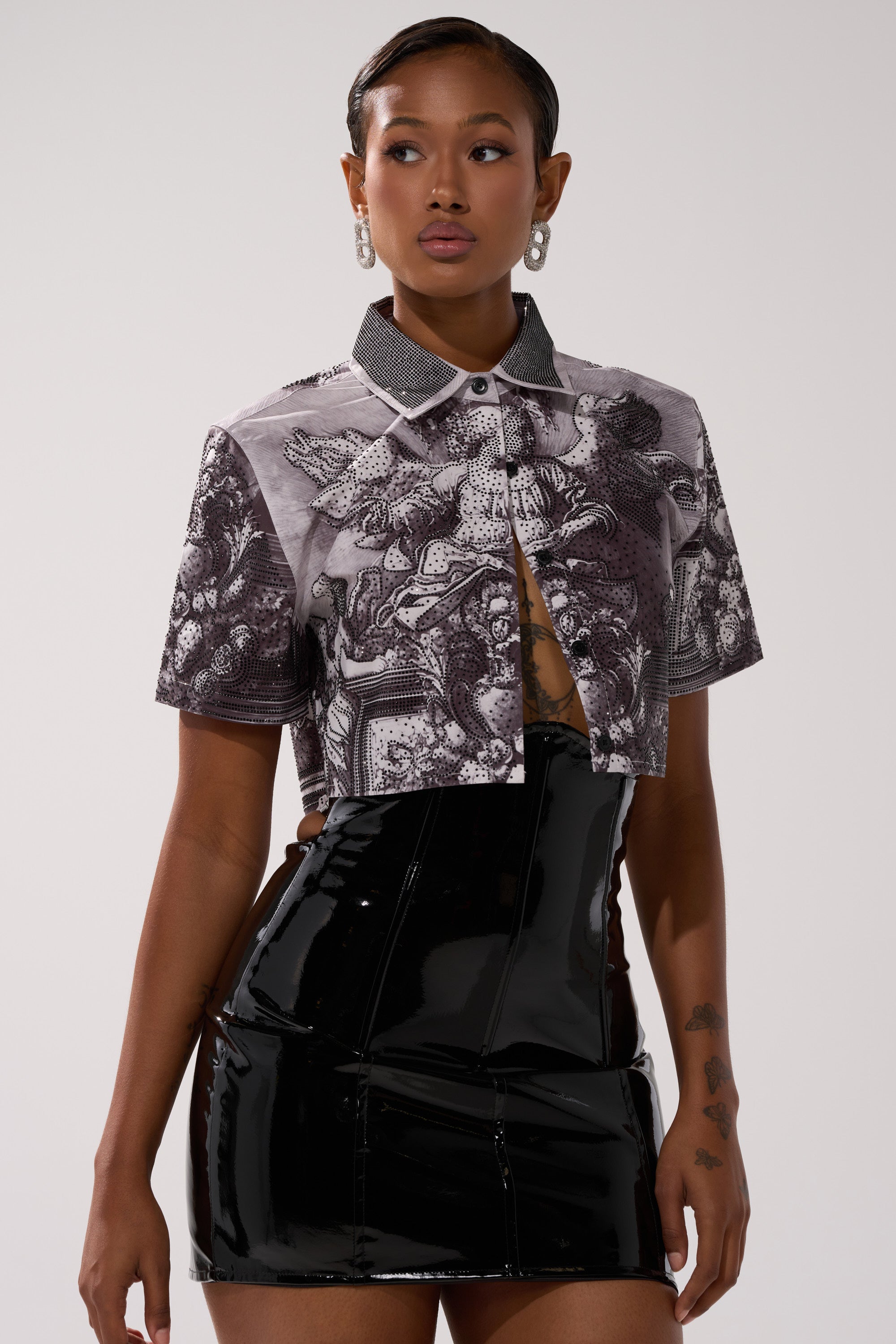 FEELING ALL THE WAVES BUTTON DOWN