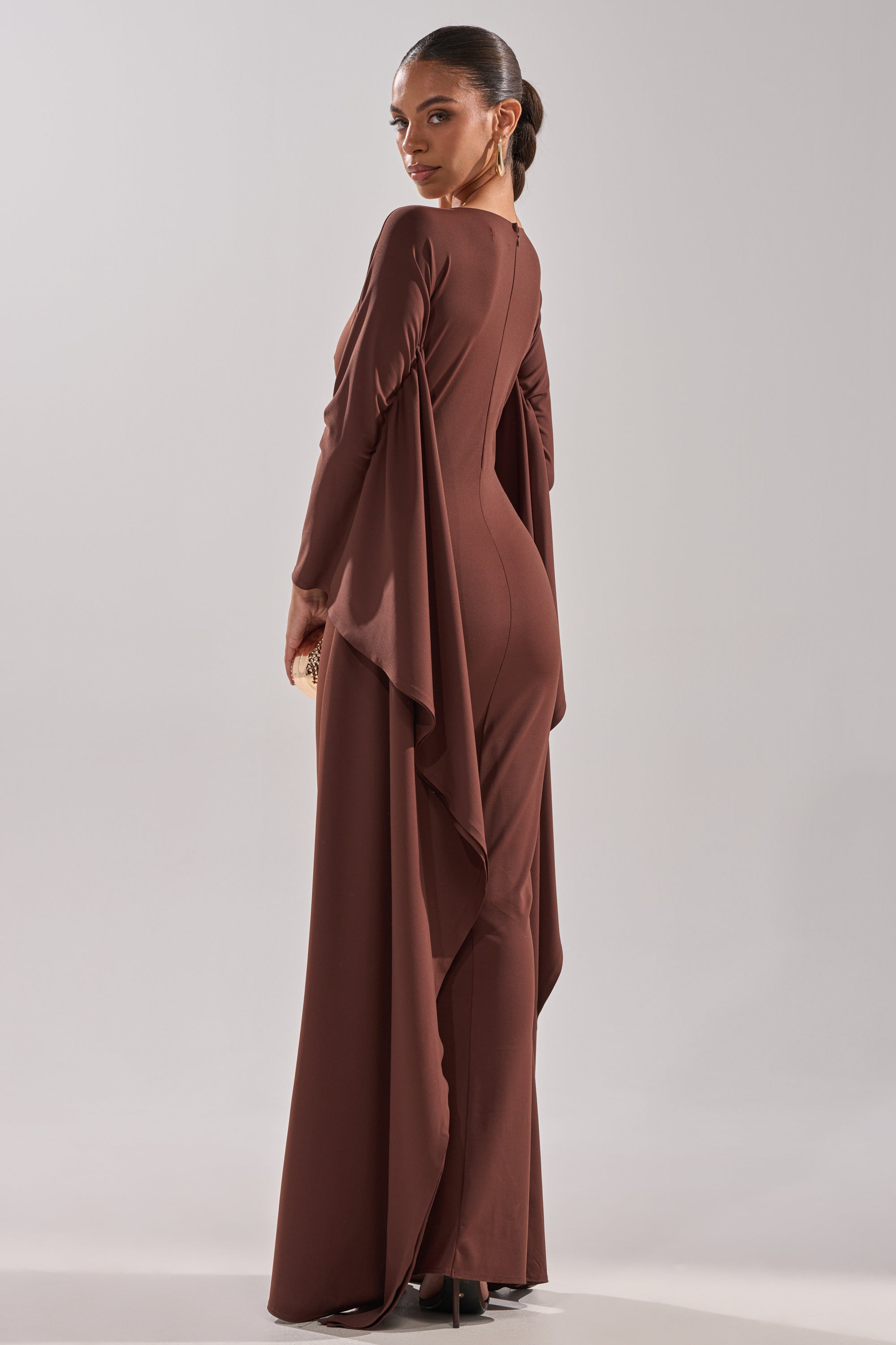 KYLIE MAXI DRESS WITH RUFFLE SLEEVES IN BROWN