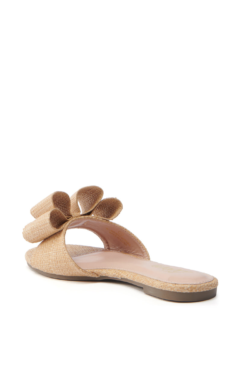 TIZZY RAFFIA FLAT BOW SANDAL