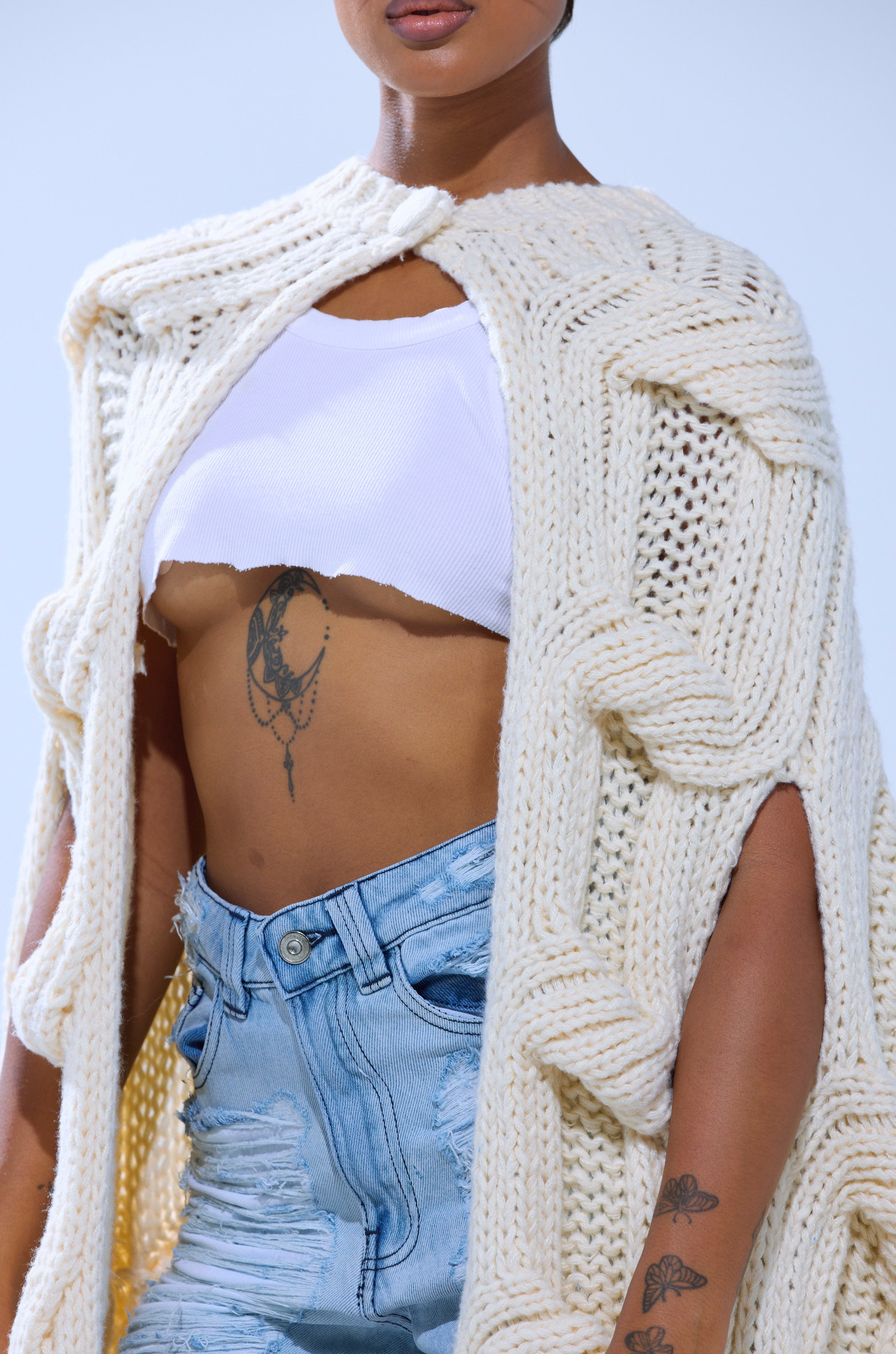 TEXTURED CHUNKY KNIT SWEATER