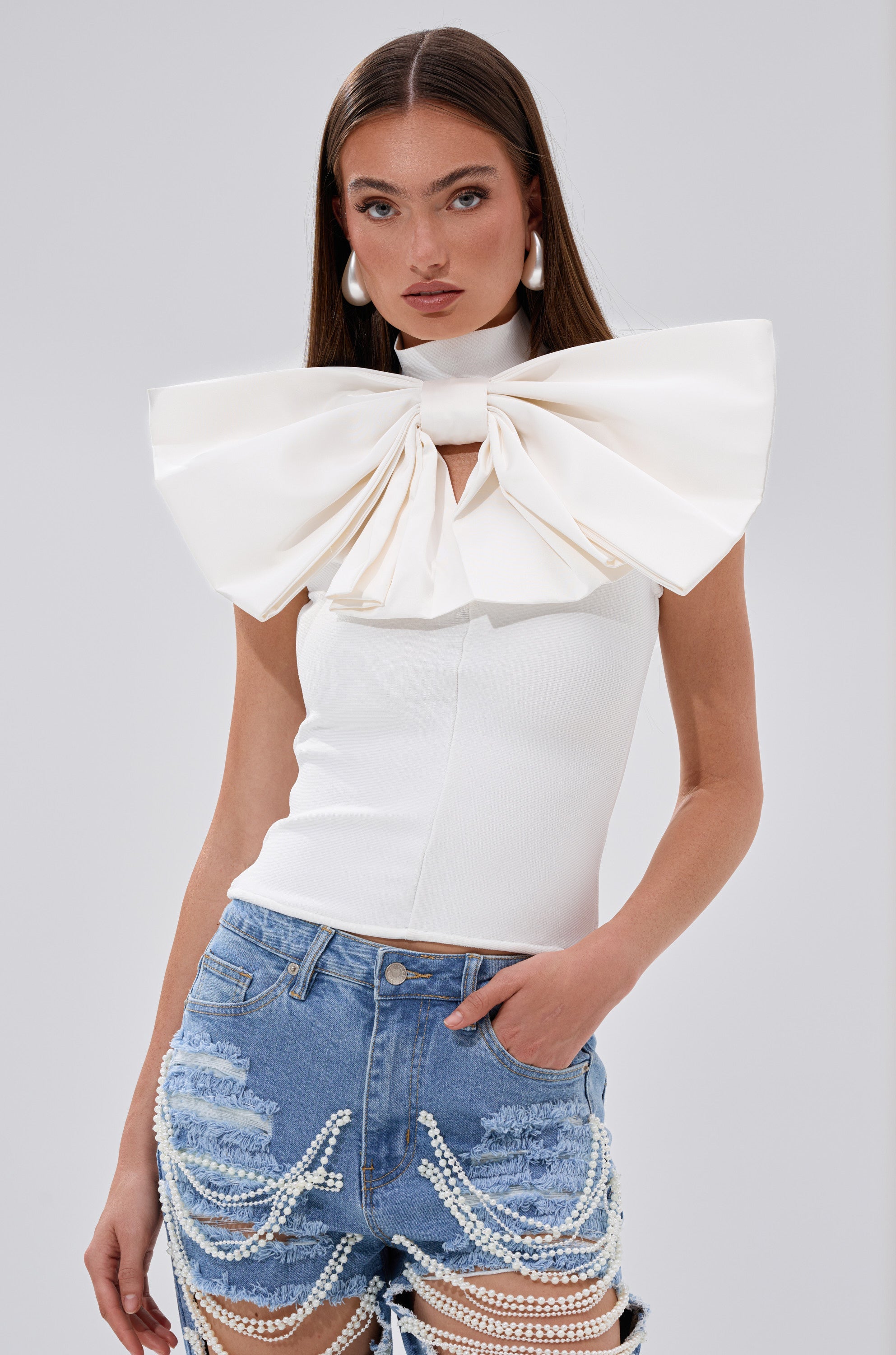 CUTIE BOW TOP IN WHITE