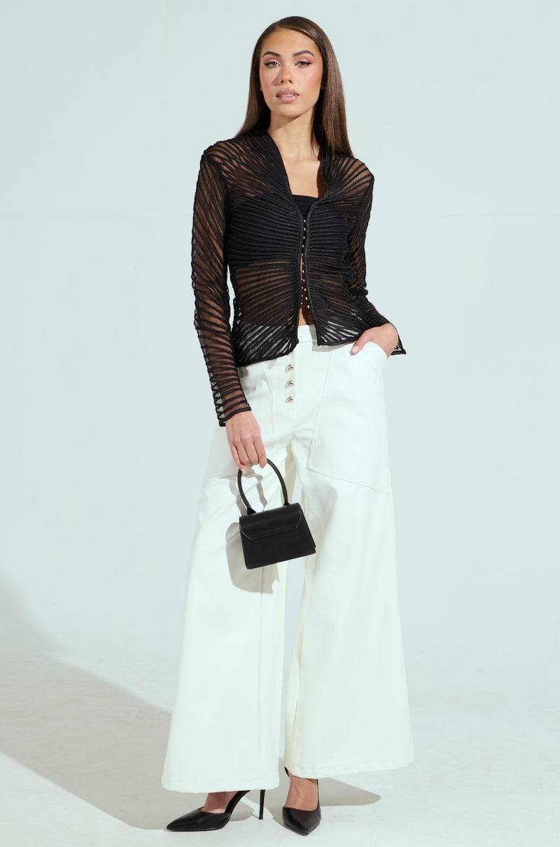 SEDUCTION & BEAUTY STRUCTURED BLOUSE