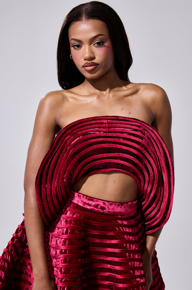 STAR OF THE SHOW VELVET BLOUSE