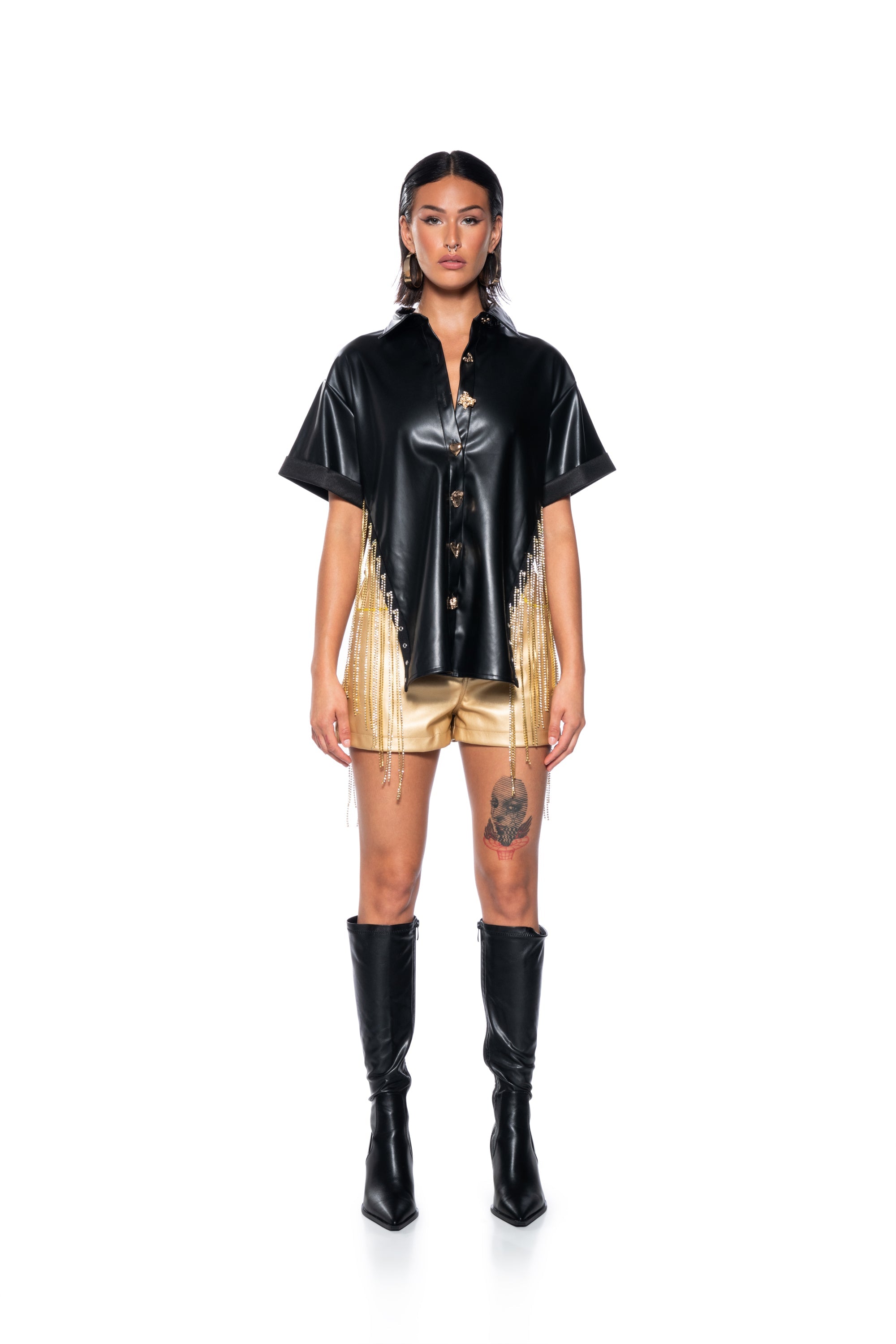 ABOVE AVERAGE CHAIN DETAIL BUTTON DOWN TOP