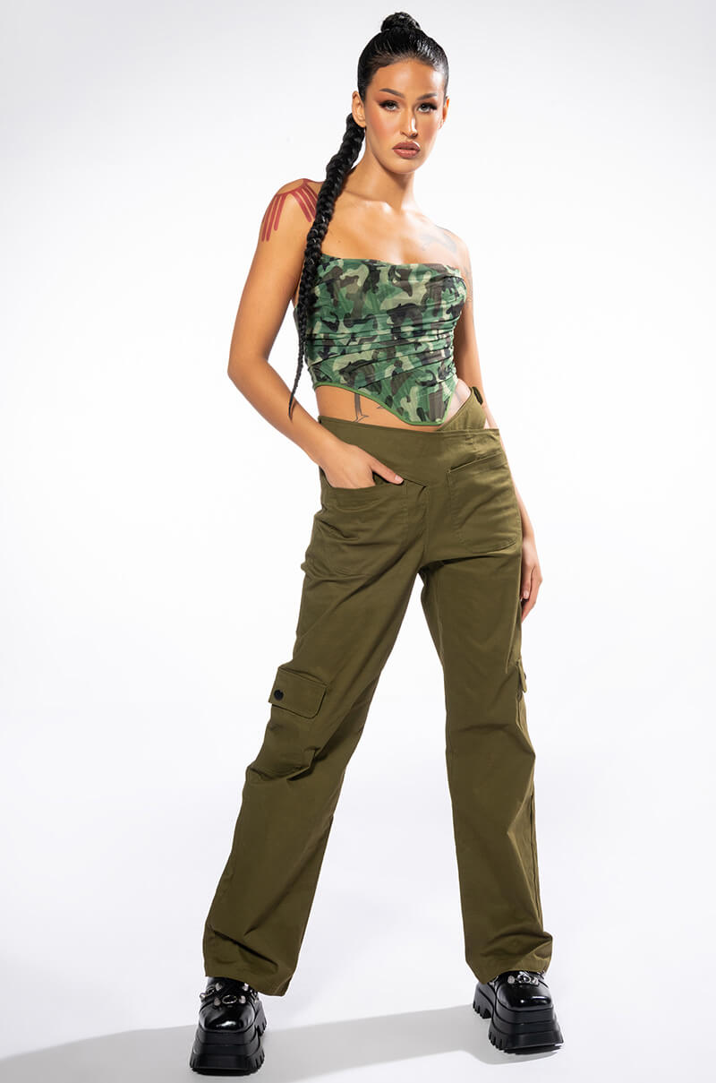 ALL I WANT DETAILED WAIST STRAIGHT CARGO PANT