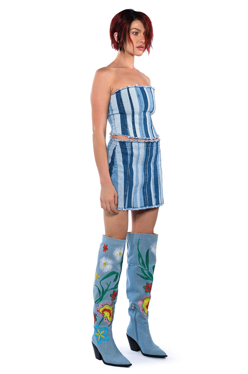 ALL THINGS DENIM STRAPLESS TOP