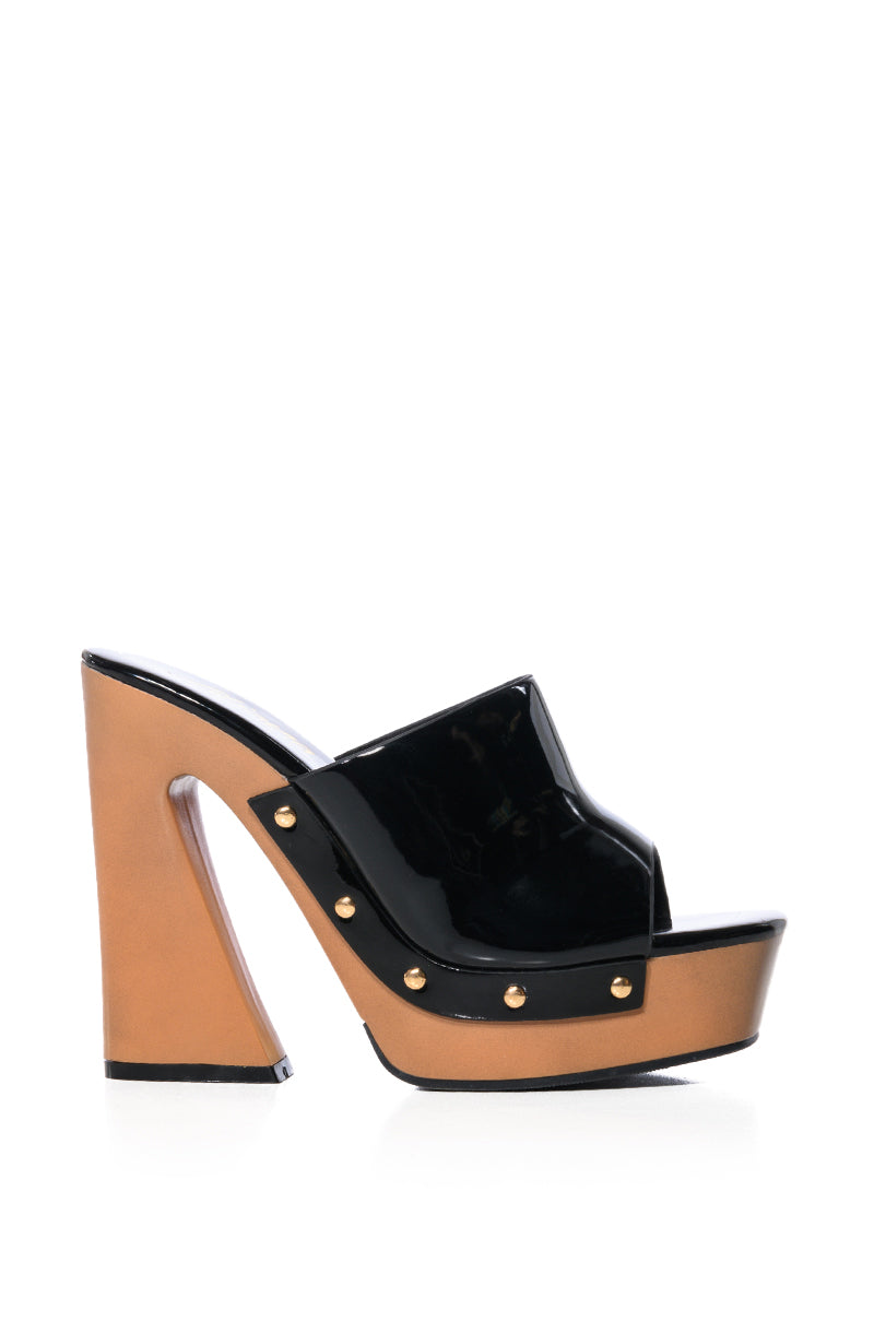 AMANDA SLIP ON PATENT SANDAL IN BLACK