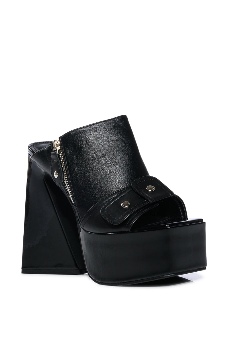 AXELLY MULTI CHUNKY SANDAL