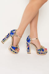 AZALEA WANG AIM FOR THE EYES CHUNKY HEEL SANDAL IN BLUE