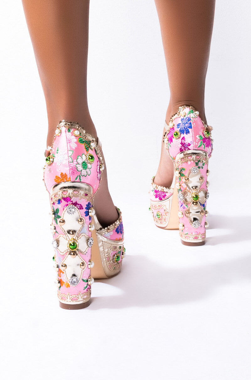 AZALEA WANG AIM FOR THE EYES CHUNKY HEEL SANDAL IN PINK