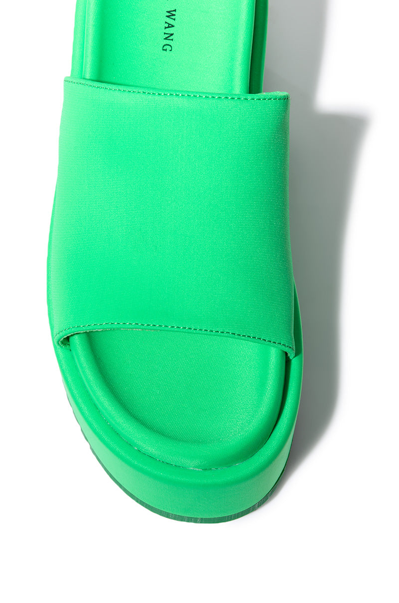 AZALEA WANG AQUARIA FLATFORM SANDAL IN GREEN