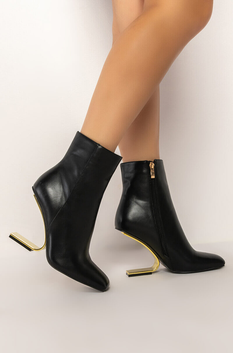 AZALEA WANG ARIANNA SMOOTH VEGAN LEATHER WEDGE BOOTIE IN BONE