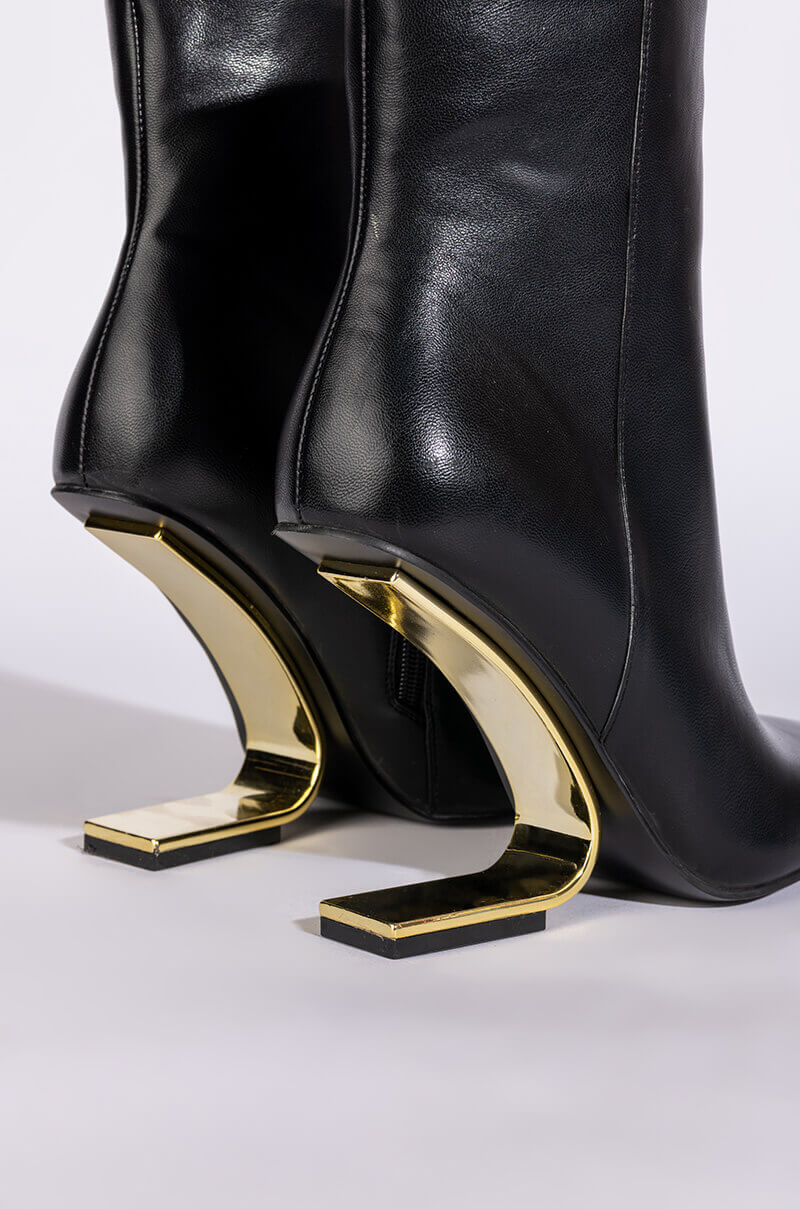 AZALEA WANG ARIANNA SMOOTH VEGAN LEATHER WEDGE BOOTIE IN BONE