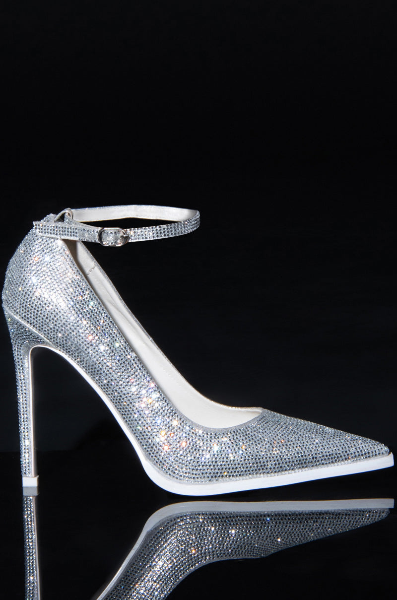 AZALEA WANG BRIE EMBELLISHED PUMP IN SILVER