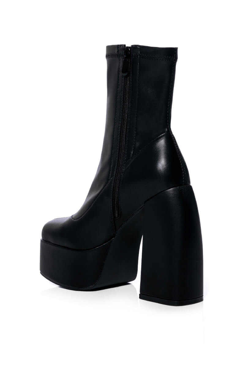 AZALEA WANG ROCKWELL BLACK CHUNKY BOOTIE