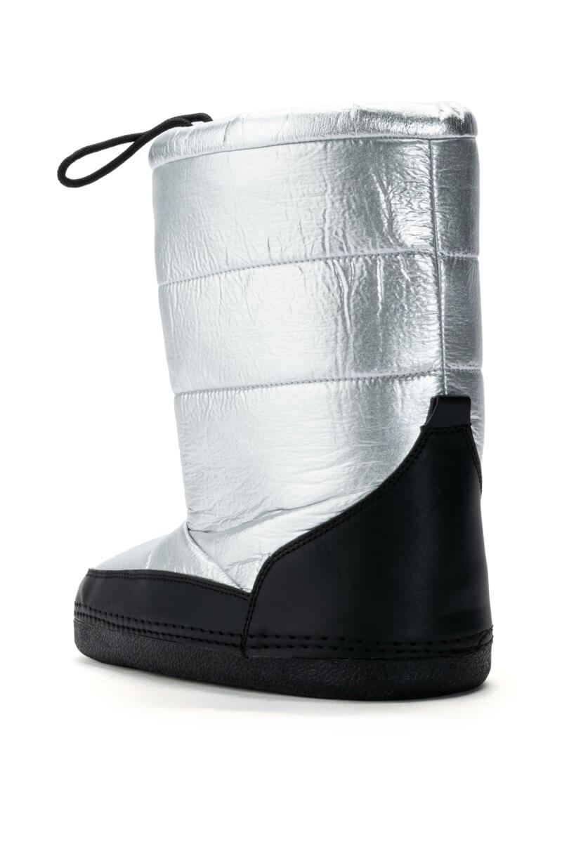 AZALEA WANG BECKY METALLIC WARM LINED BOOTIE IN SILVER