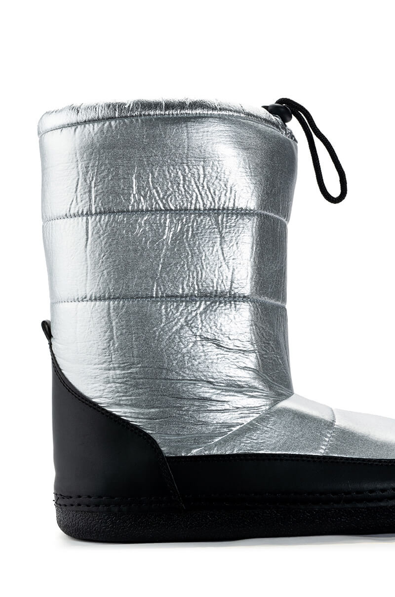 AZALEA WANG BECKY METALLIC WARM LINED BOOTIE IN SILVER