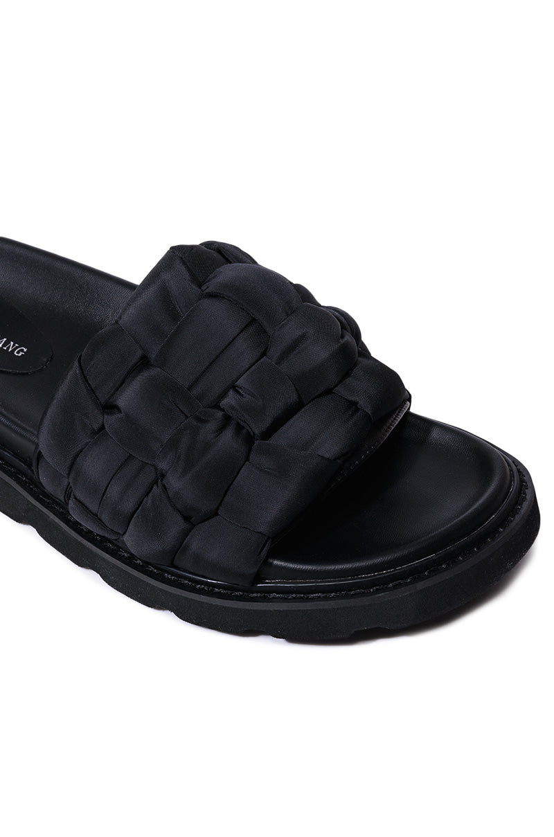 AZALEA WANG BEE FLAT SANDAL IN BLACK