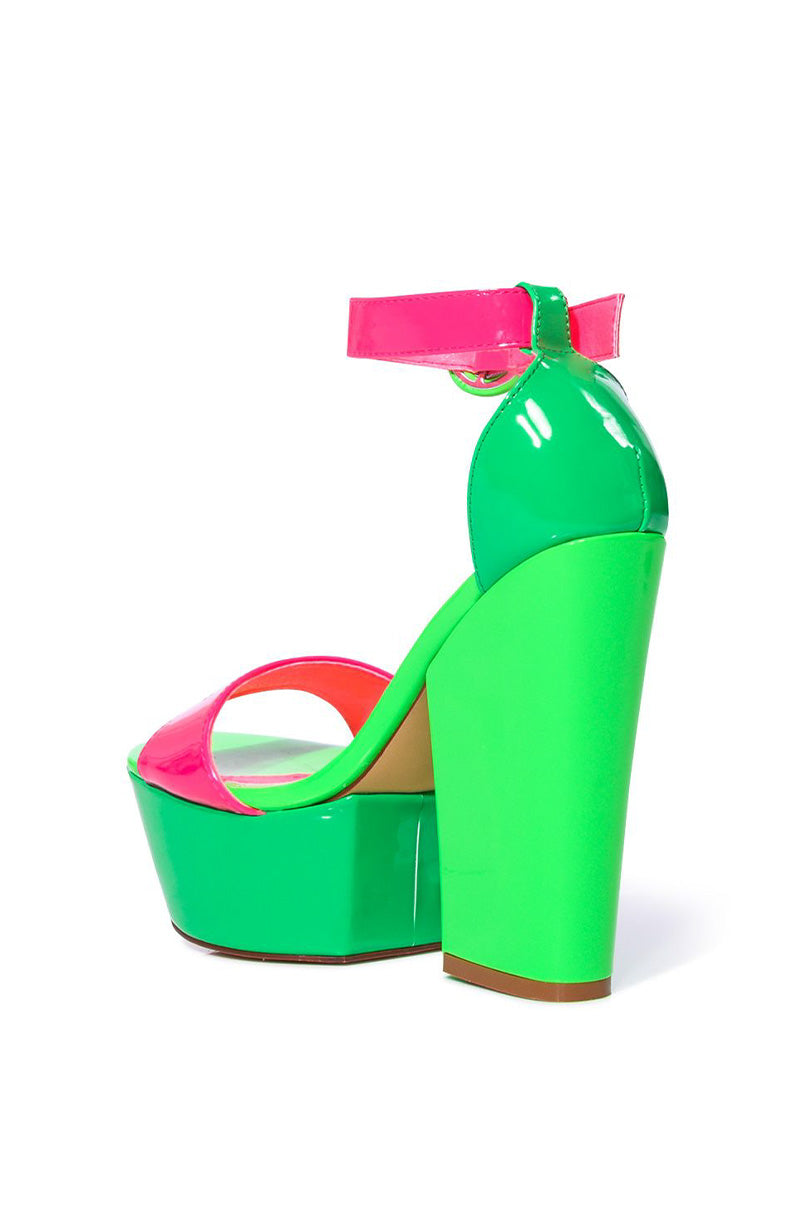 AZALEA WANG BUTTERSCOTCH COLOR BLOCKED SANDAL IN GREEN