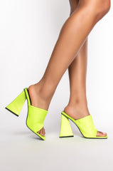 AZALEA WANG CAUGHT IN A DREAM CHUNKY SANDAL IN GREEN
