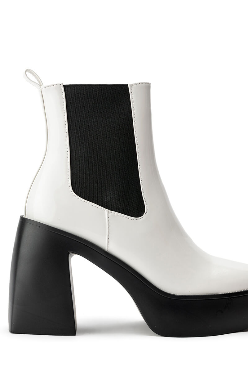 AZALEA WANG CHERRY CHUNKY BOOTIE IN BLACK WHITE