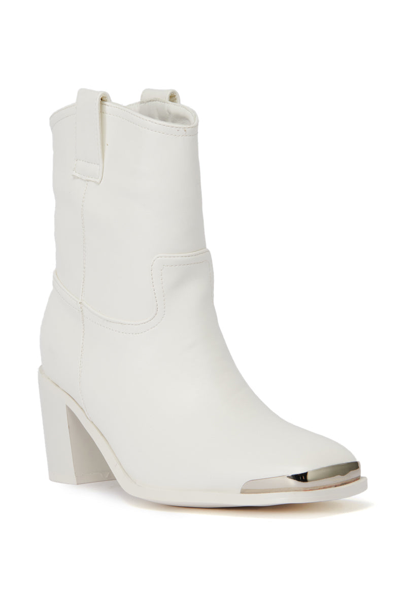 AZALEA WANG JOLYN WHITE WESTERN BOOTIE
